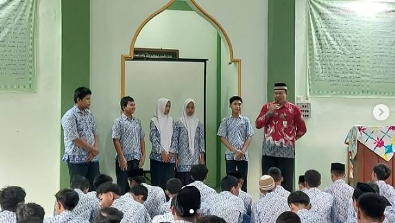 Bangga! MTsN 6 Kulon Progo Berikan Penghargaan kepada Siswa Berprestasi di PPAD 2 Kabupaten