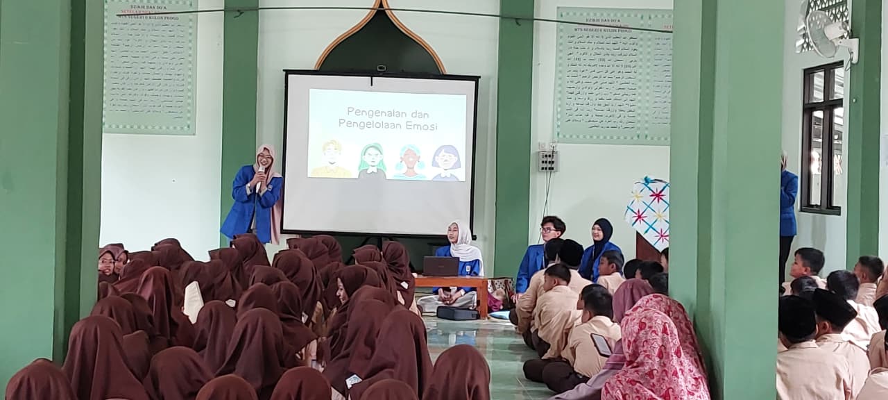 MTsN 6 Kulon Progo Terima Sosialisasi Pengelolaan Emosi Dari Mahasiswa UII