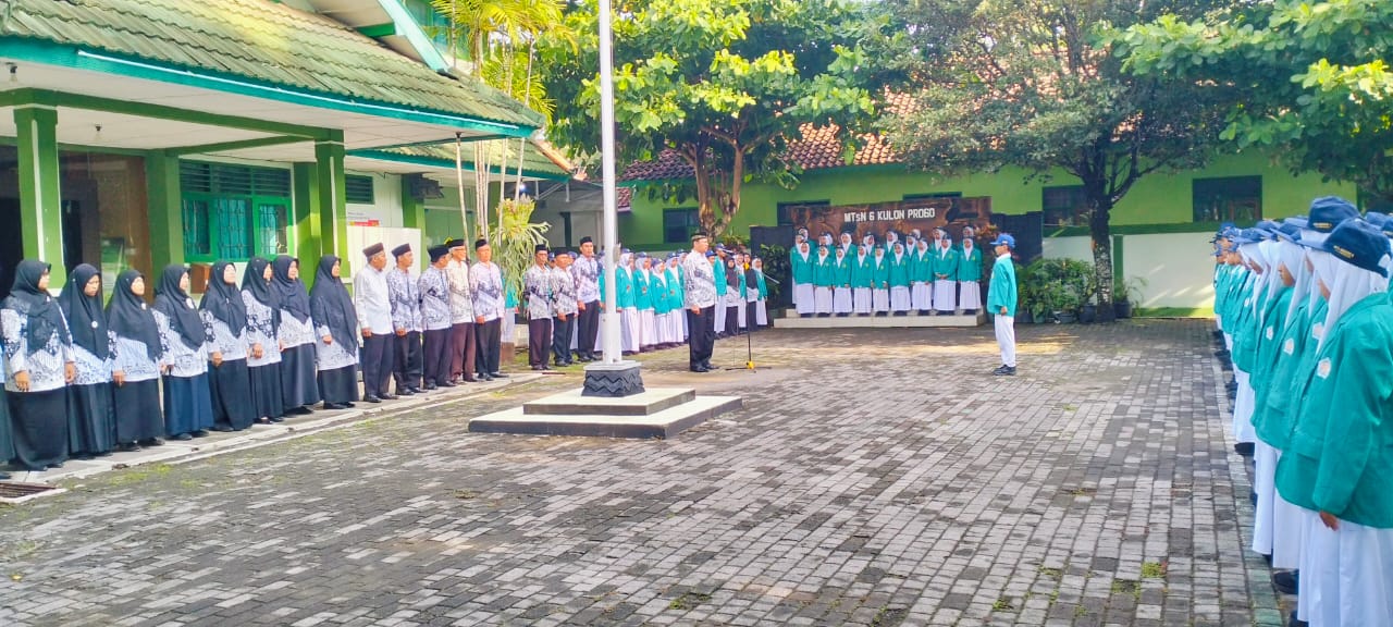 MTsN 6 Kulon Progo Gelar Apel Peringati Hari Guru Nasional